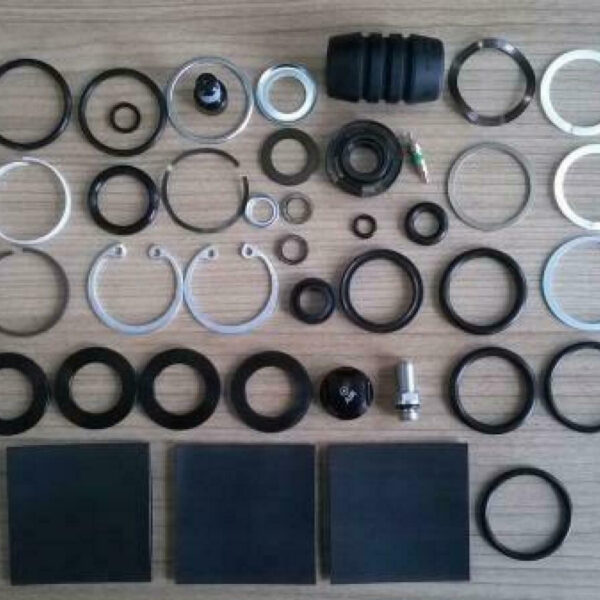 RockShox Zestaw serwisowy RockShox – BoXXer R2C2/WC (2011–2014)